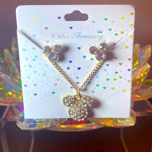 CHLOE ACCESSORY MINNIE MOUSE GOLD TONE PIERCED SET
